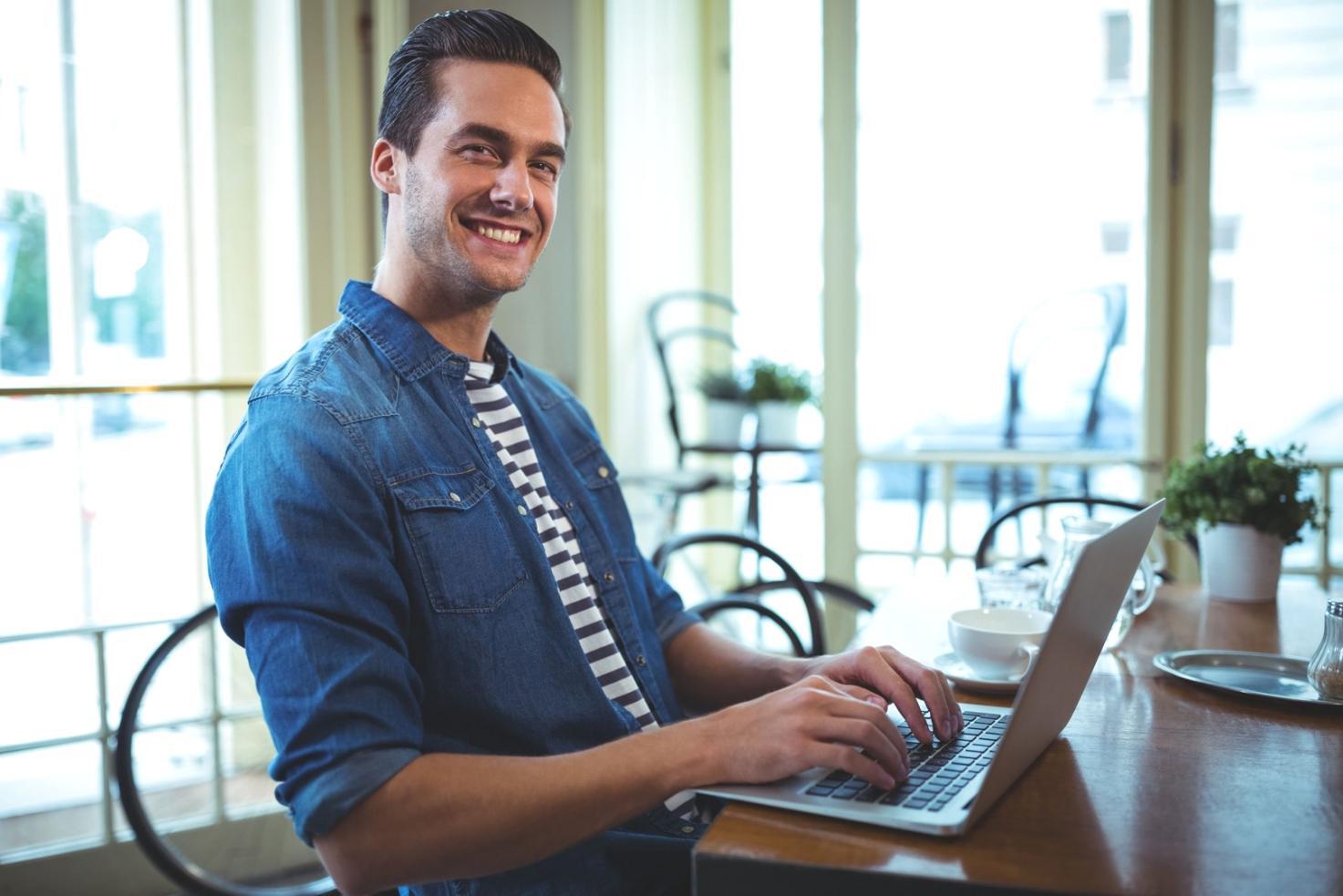 Finanzdokumentation und strategische Planung im Büro